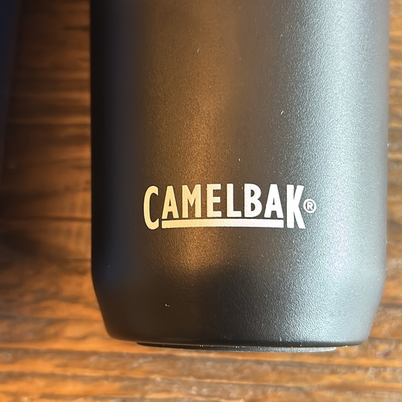 Lot of 2 NWT Camelbak Water Bottles with Straw - Picture 5 of 6